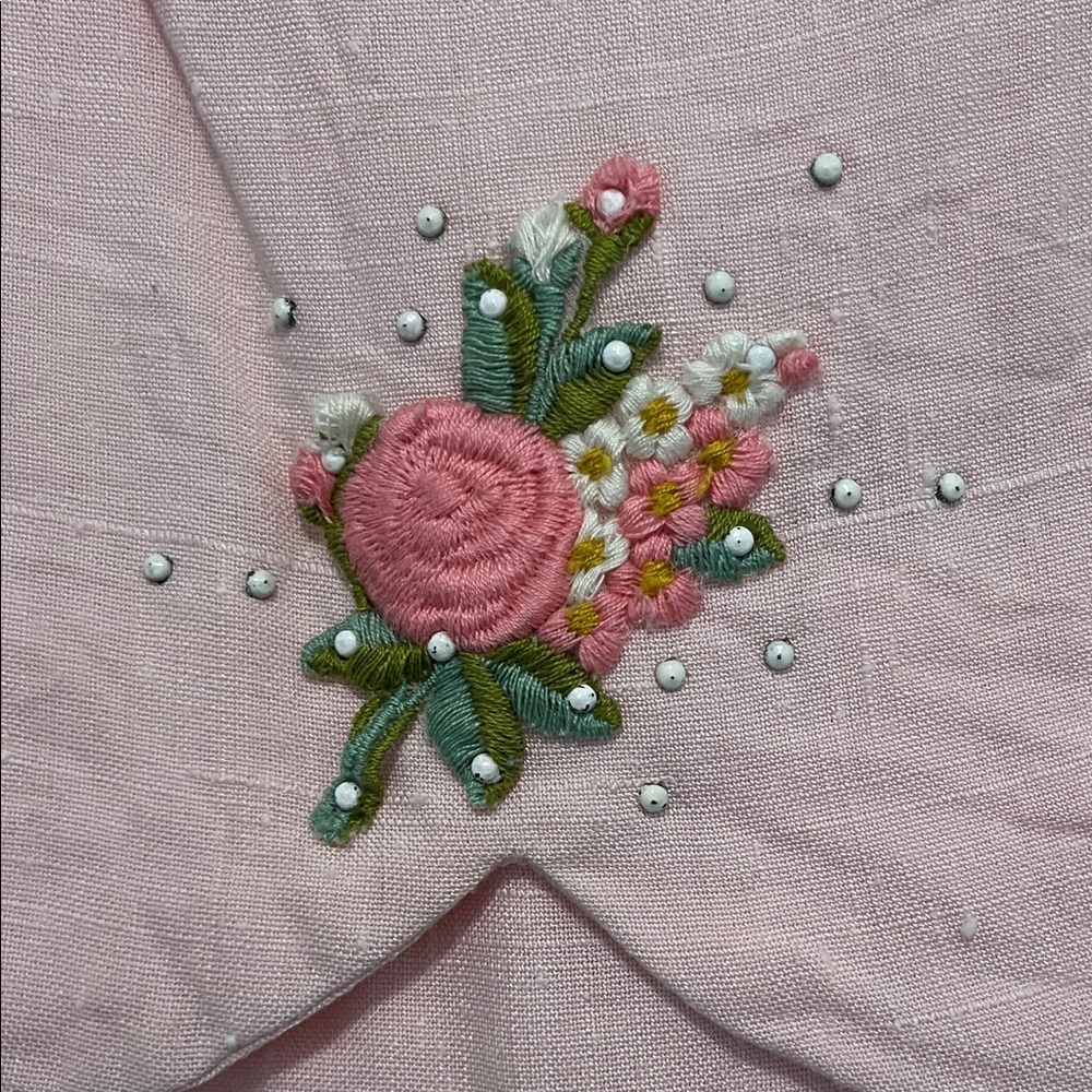 Vintage Pink garden dress with floral embroidery - Picture 2 of 6